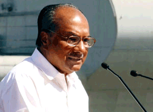 Government to cut defence budget this year, Antony