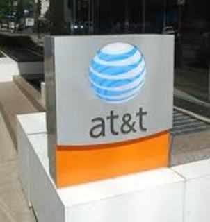 AT&T opening its first flagship mega retail store in Chicago  