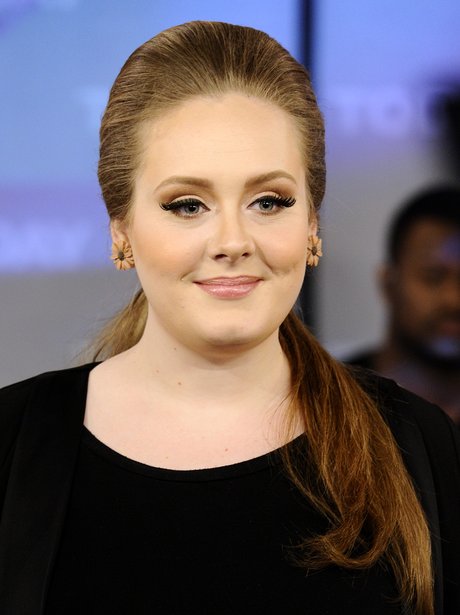 `Down-to-earth` Adele shuns celeb lifestyle, says her aunt