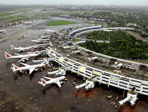 Airlines, regulator divided on Tuesday shutdown plan