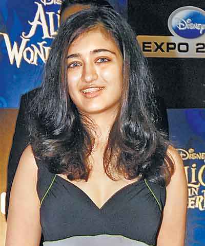 Akshara Haasan Prepares Herself For A Bollywood Debut