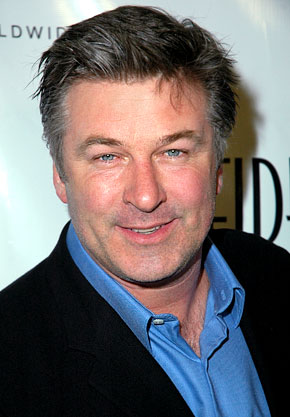 Alec Baldwin dating 20 years younger journalist?