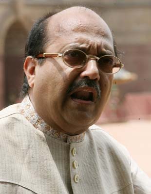 Amar Singh charged with hurting sentiments of Shias  