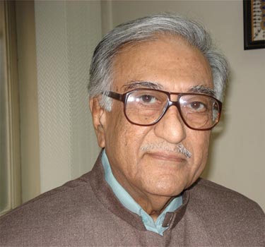 Today's music touches body not heart: Ameen Sayani
