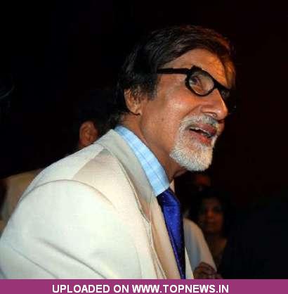 Big B praises 'Paan Singh Tomar', calls it true biopic