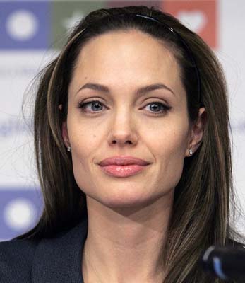 Angelina Jolie collapsed