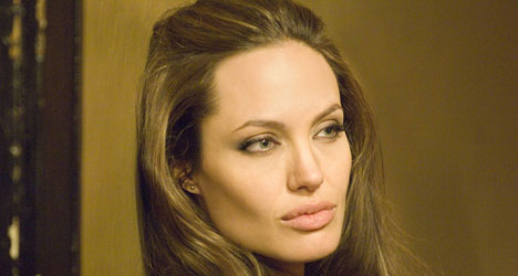 Angelina Jolie To Bring Cleopatra To Life With The Vision Of James Cameron 