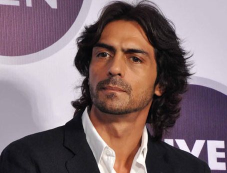 New Delhi, June 25 : Model-turned-actor Arjun Rampal&#39;s &#39;lungi-vest&#39; look in Nikhil Advani&#39;s forthcoming crime thriller &quot;D-Day&quot; is a far cry from his ... - Arjun-Rampal_5