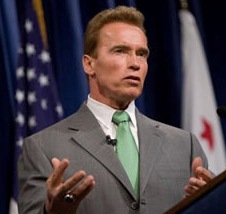 Schwarzenegger announces stimulus for Hollywood 