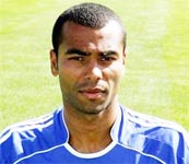 Ashley Cole’s legal advisers say photog breached privacy law