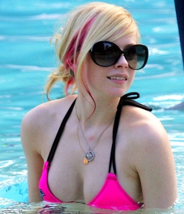Avril Lavigne London March 23 Singer Avril Lavigne who split from rocker 