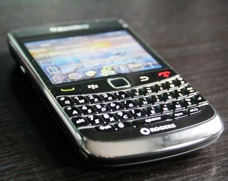 Blackberry-Bold2-9700-front