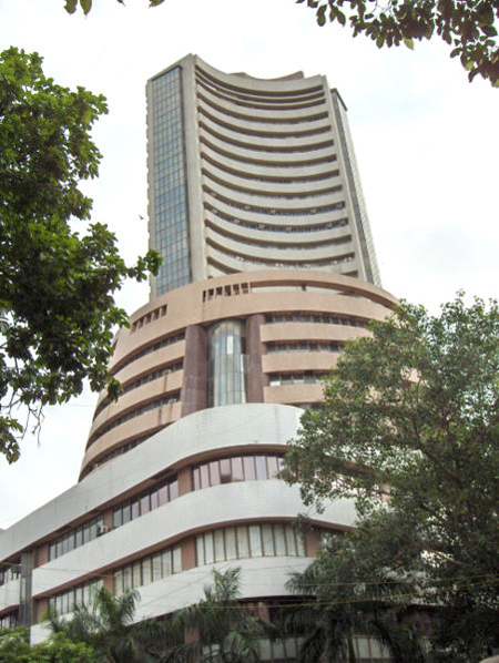 Sensex holds on to moderate gains amid volatility