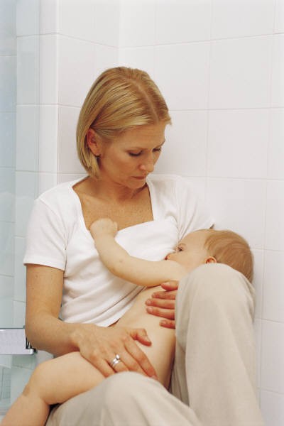 Breastfeeding Cuts Mother’s Breast Cancer Risk 