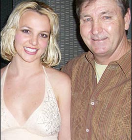 Britney’s father asks top fan site to close down or face legal action