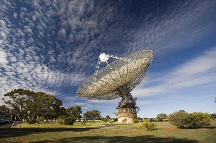 CSIRO-radio-telescope.