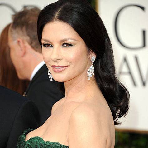 Zeta-Jones takes up hula-hooping to stay fit