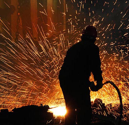 China's crude steel output went up in 2011