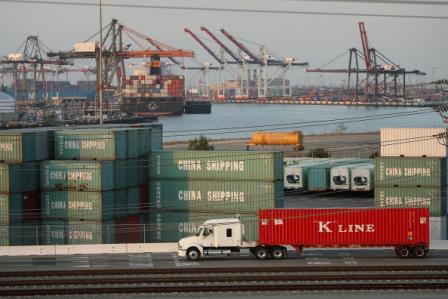 China's trade surplus rises to $32 billion