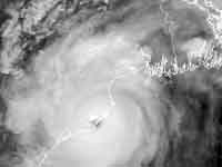 Cyclone Phet to hit Pakistan capital with winds of 75 mph