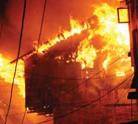 Fire breaks out at cloth godown in Kolkata