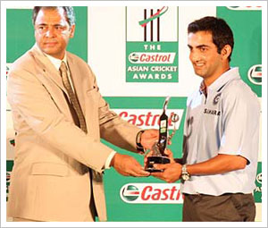 Gambhir receives Castrol Cricketer of the Year award