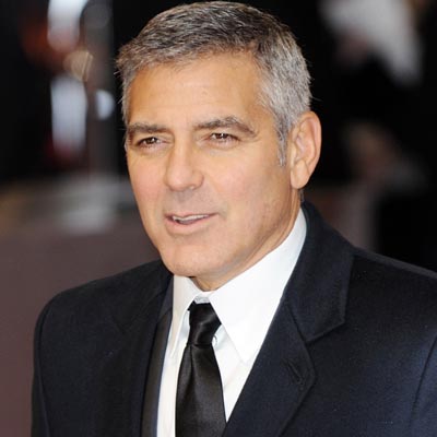 Clooney makes Hathaway go weak in knees