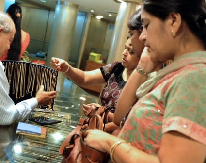 Gold buyers throng shops for auspicious buys ahead of Diwali