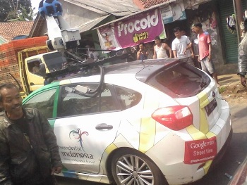 Google Street View car hits 3 vehicles in Indonesia