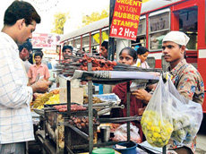 200 hawkers will be evicted, legislator promises Bandra