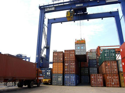 India's exports rise 5.26 percent in April