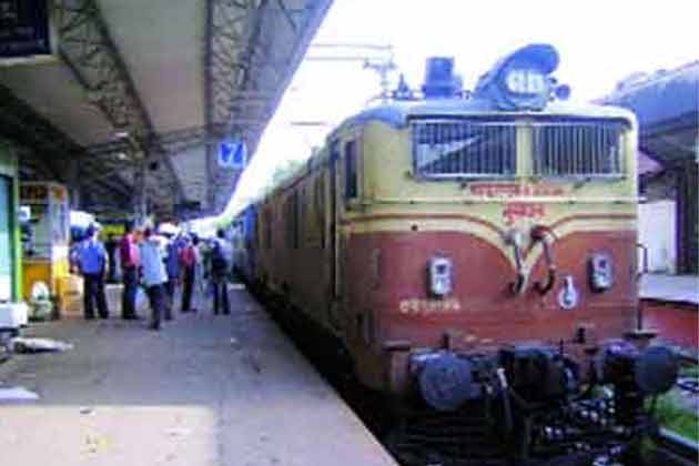 Toll-free no. to help rail passengers lodge grievance against food launched