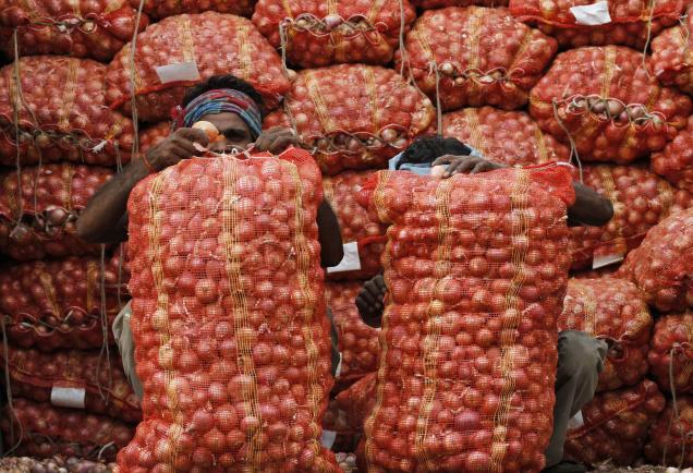 Indian inflation falls to 6.62 per cent in January