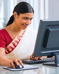 Indian-woman-use-Internet