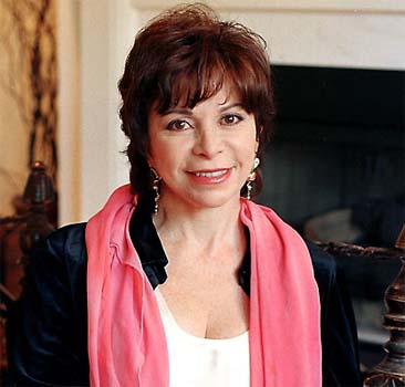 Isabel Allende promises to write erotic novel when her mother dies 