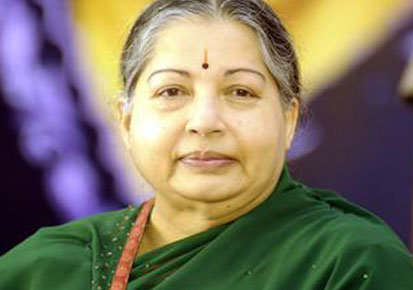 Centre befooling people on fuel pricing: Jayalalithaa