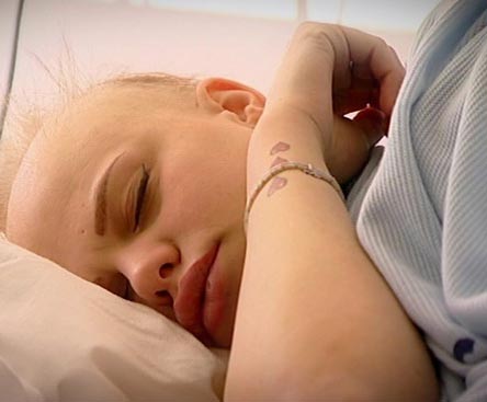 Jade Goody slips into 48hr ''coma''