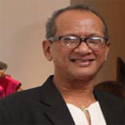 Khadi, Gandhi topis at James Ferreira's show