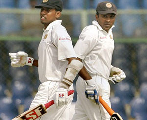 Jayawardene, Samaraweera reduce the deficit for Sri Lanka