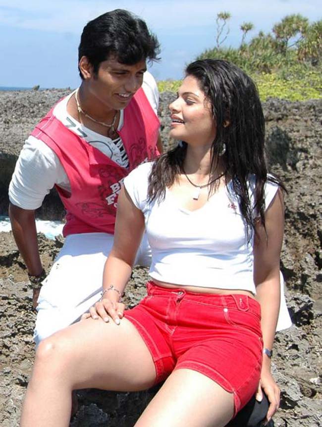 Jeeva And Anuya In Siva Manasula Sakthi 