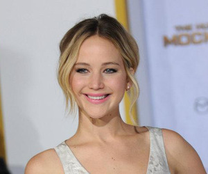 J Law is victim of gender pay gap