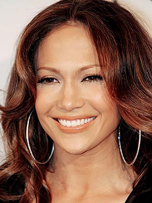 JLo won''t let recession dictate what she wears for Oscars