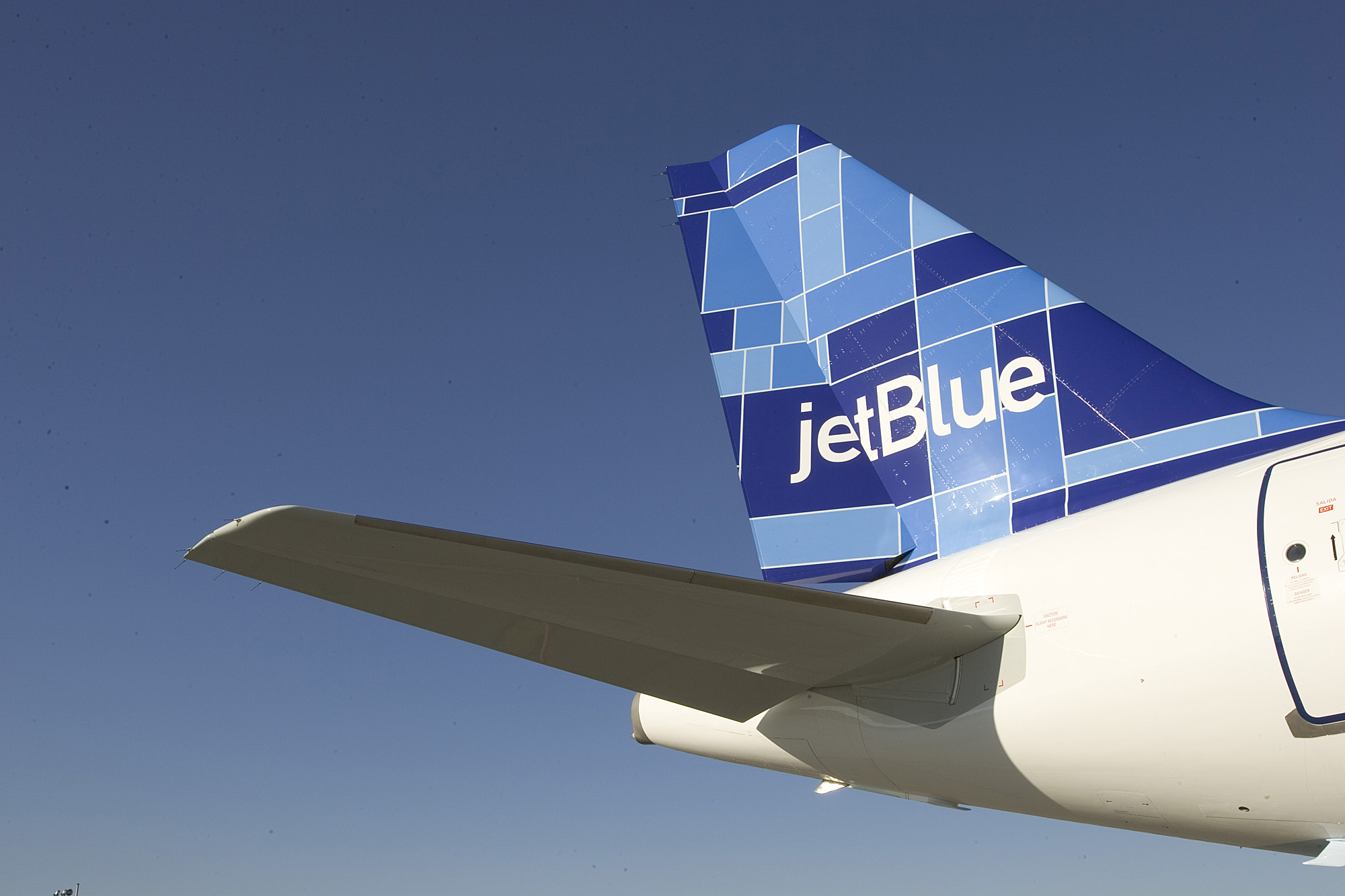 JetBlue, Lufthansa 
