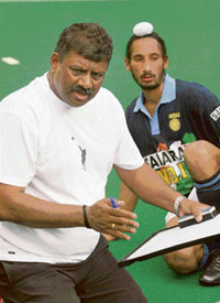 Carvalho group wins Mumbai hockey elections