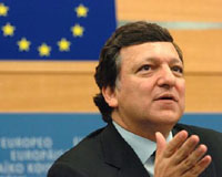 Barroso urges governments to appoint more women to top EU posts