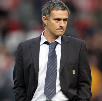 Mourinho says he is ready to takeover at Man U if asked