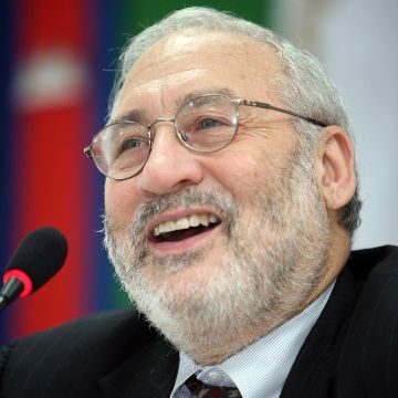 Don’t give bank licences to corporates, says Stiglitz