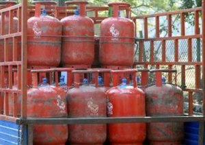 DBT scheme for the LPG to be launched in 20 districts on June 1 