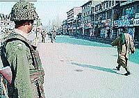 Two killed, four injured as terrorists strike at Lal Chowk in Srinagar