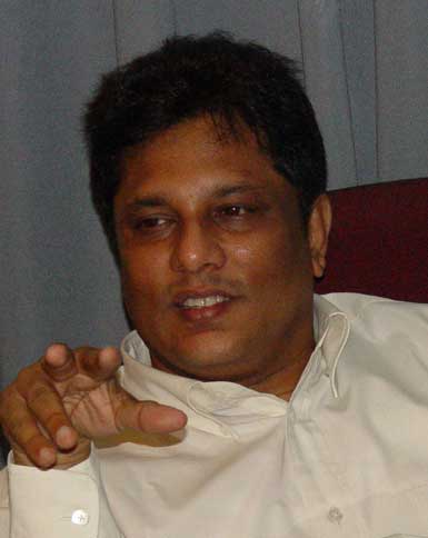 Murdered Sri Lankan journalist is awarded UNESCO press freedom prize 